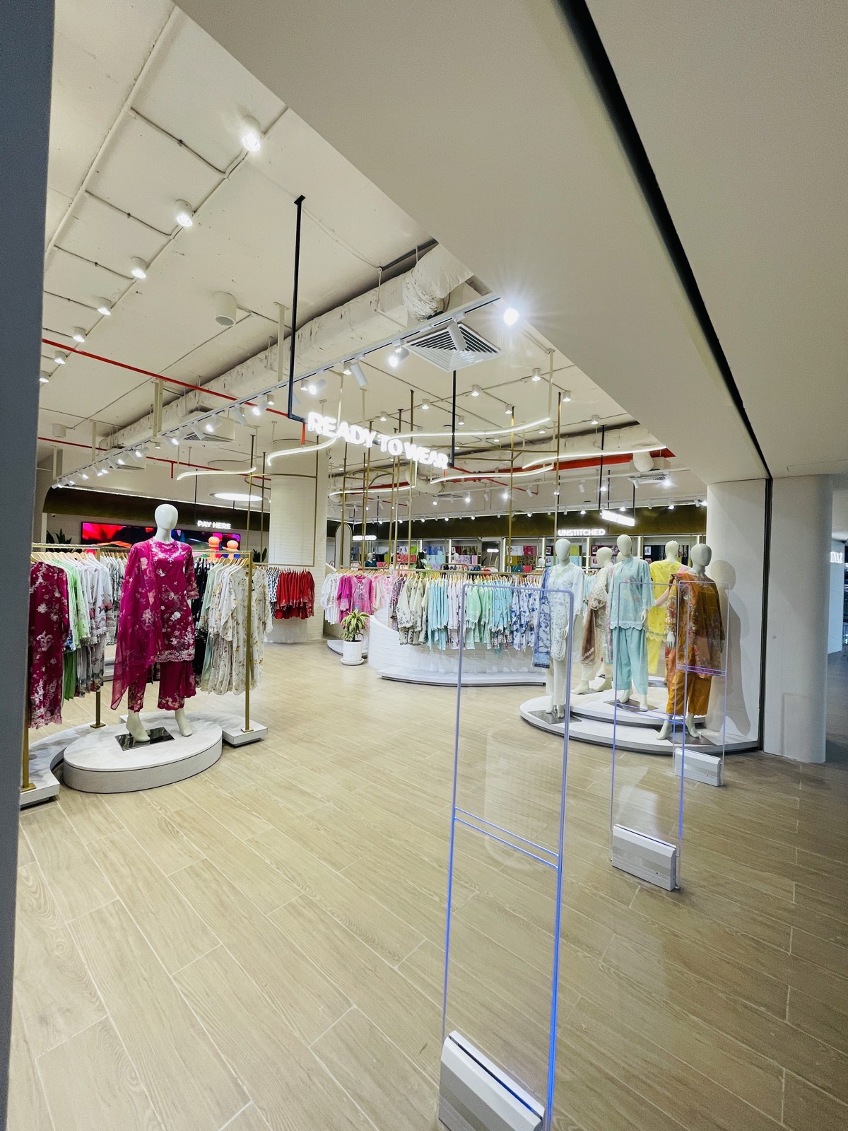 Sana Safinaz — JFP interior 4